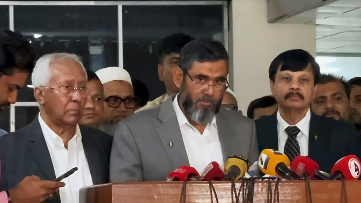 উপনির্বাচনেও সেনা, আগামী জুনের আগেই ইউপি নির্বাচন সম্পন্ন
