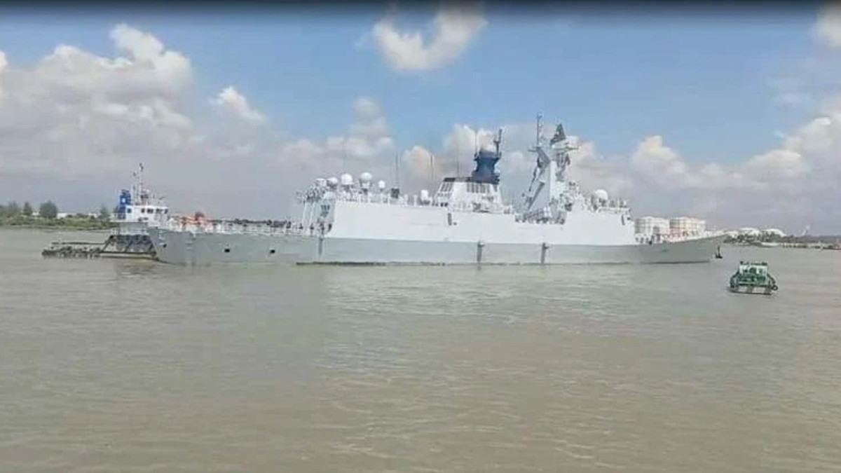 শুভেচ্ছা সফরে চীনা নৌবাহিনী তিন জাহাজ চট্টগ্রামে