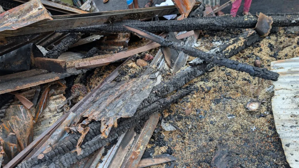কাঠালিয়ায় অগ্নিকান্ডে ১২ ব্যবসা প্রতিষ্ঠান পুড়ে ছাই