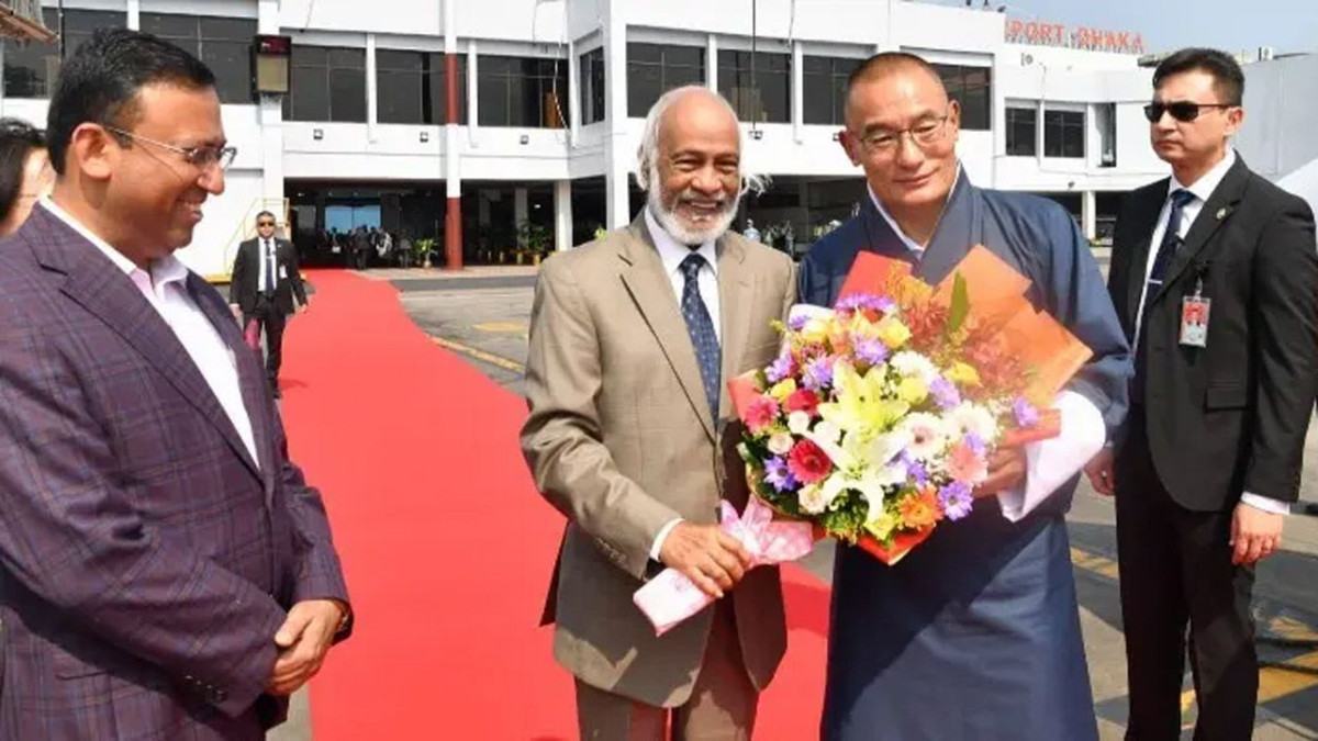 জার্মানি যাওয়ার পথে ঢাকায় যাত্রাবিরতি ভুটানের প্রধানমন্ত্রীর