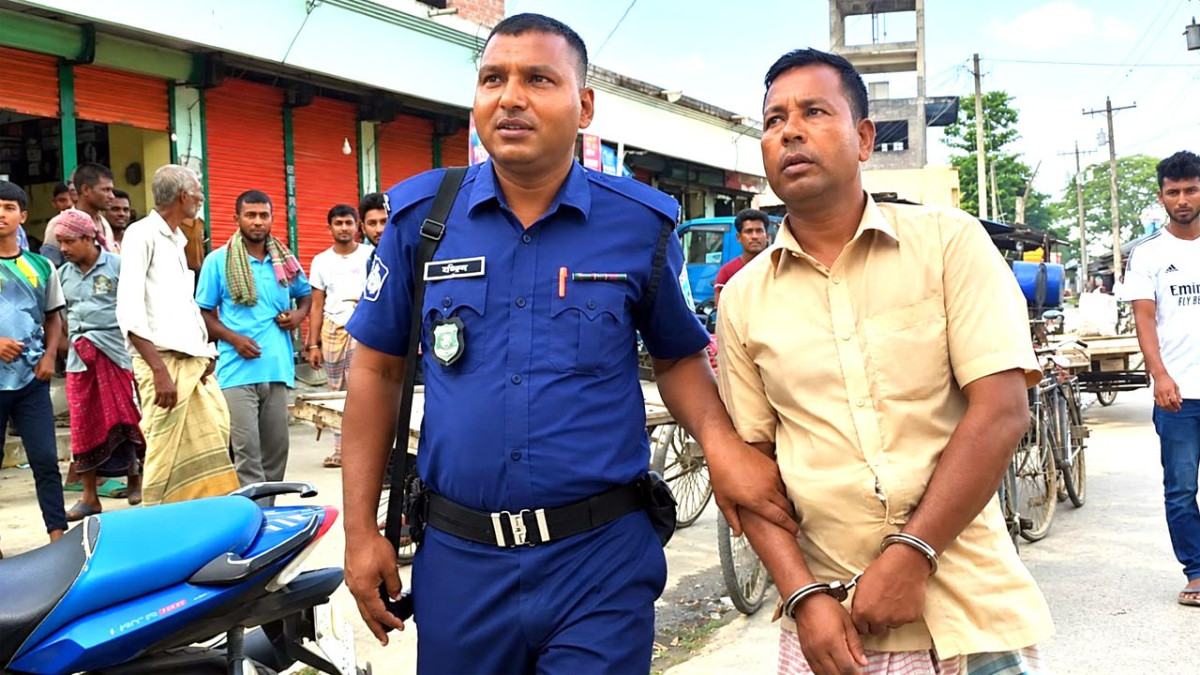 বাগাতিপাড়ায় ভ্যান চুরির সময় হাতেনাতে আটক ১