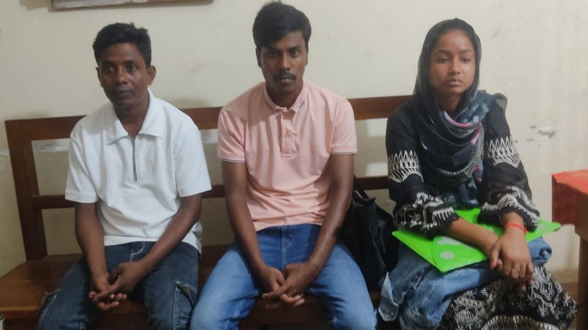 বাংলাদেশী ৩ নাগরিক ভারতে ৩৩ মাস কারাভোগ শেষে ফিরল দেশে