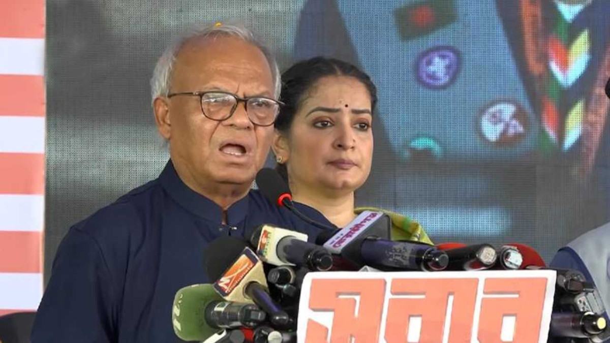 ১৭ বছরে জাতির মানবিক মেরুদণ্ডকে প্লাস্টিকের মেরুদণ্ডে রূপান্তরিত করা হয়েছে : রিজভী