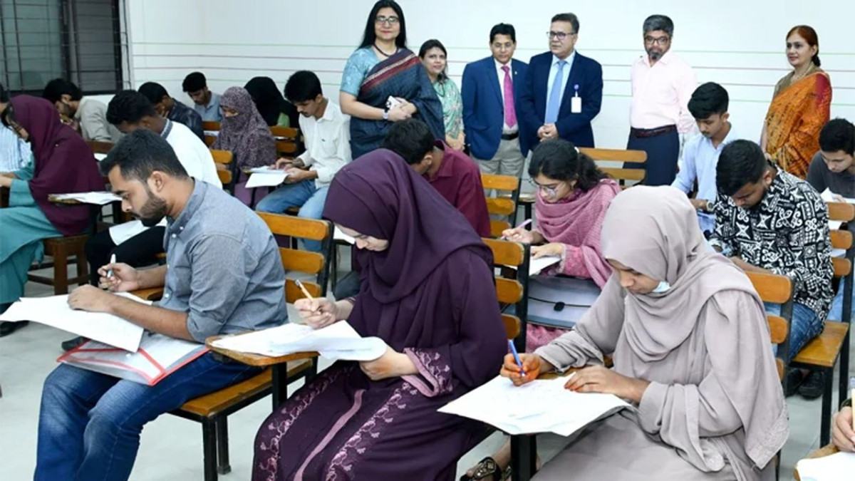 জাতীয় বিশ্ববিদ্যালয়ের আন্ডারগ্র্যাজুয়েট ১ম বর্ষের ভর্তি পরীক্ষা সম্পন্ন