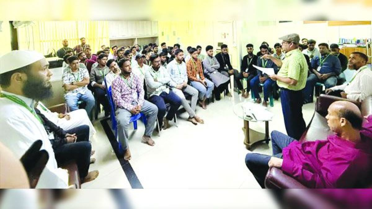 পাঠ্যবইয়ের মান কাক্সিক্ষত পর্যায়ে রাখতে পরিদর্শন কর্মীদের প্রশিক্ষণ