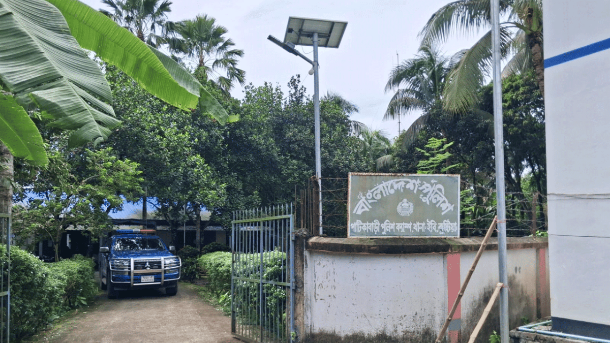 খাদ্যে বিষক্রীয়ায় কুষ্টিয়ায় পুলিশ ক্যাম্পের ১০ সদস্য অসুস্থ্য