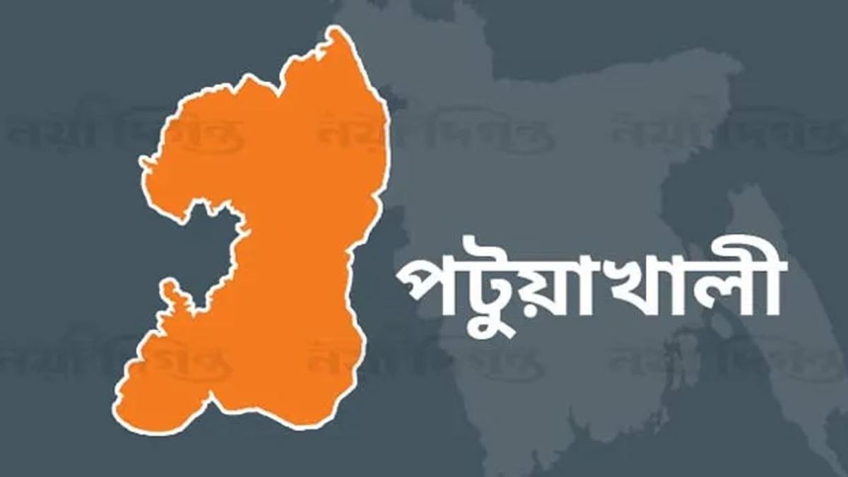 পটুয়াখালীতে বাসের ধাক্কায় অটোরিকশার যাত্রী মা-মেয়েসহ নিহত ৪
