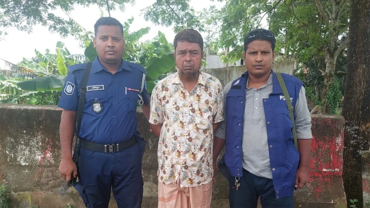 সালথায় স্বেচ্ছাসেবক লীগ নেতা গ্রেফতার