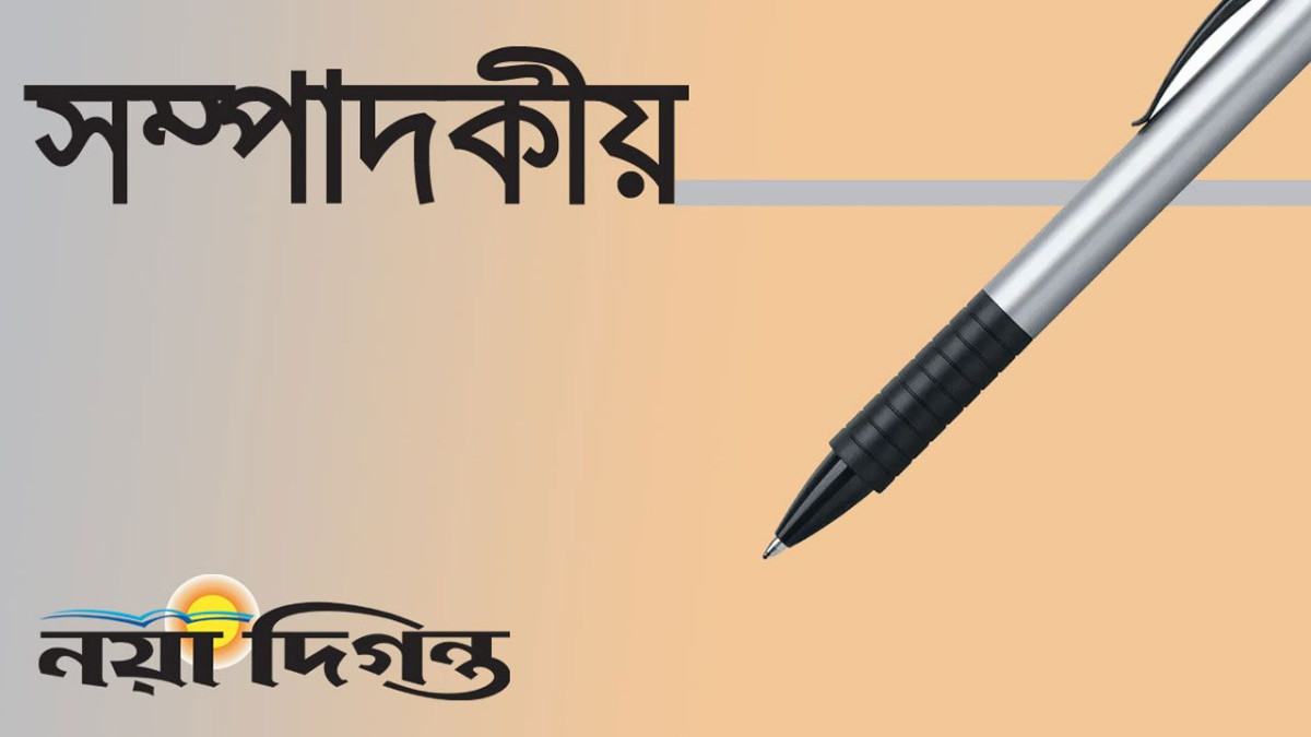 ঢাকায় বাসে আগুন ও ককটেল বিস্ফোরণ, পুলিশের নিষ্ক্রিয়তা প্রশ্নবিদ্ধ