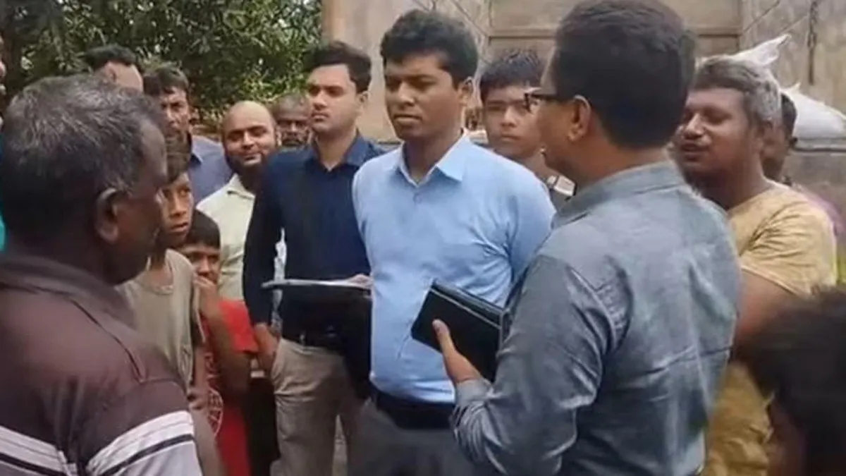 দিনাজপুরে পাচারকালে ১৩ বস্তা সার জব্দ, জরিমানা আদায়