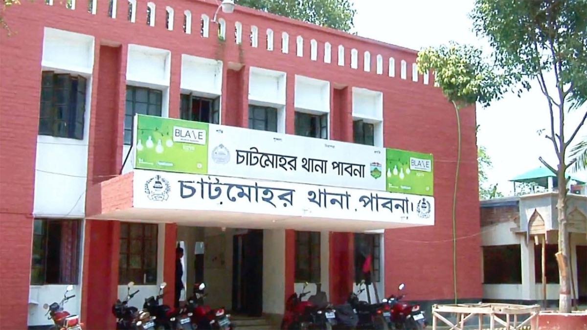 চাটমোহরে ট্রলি ও অটোভ্যানের সংঘর্ষে নিহত ১