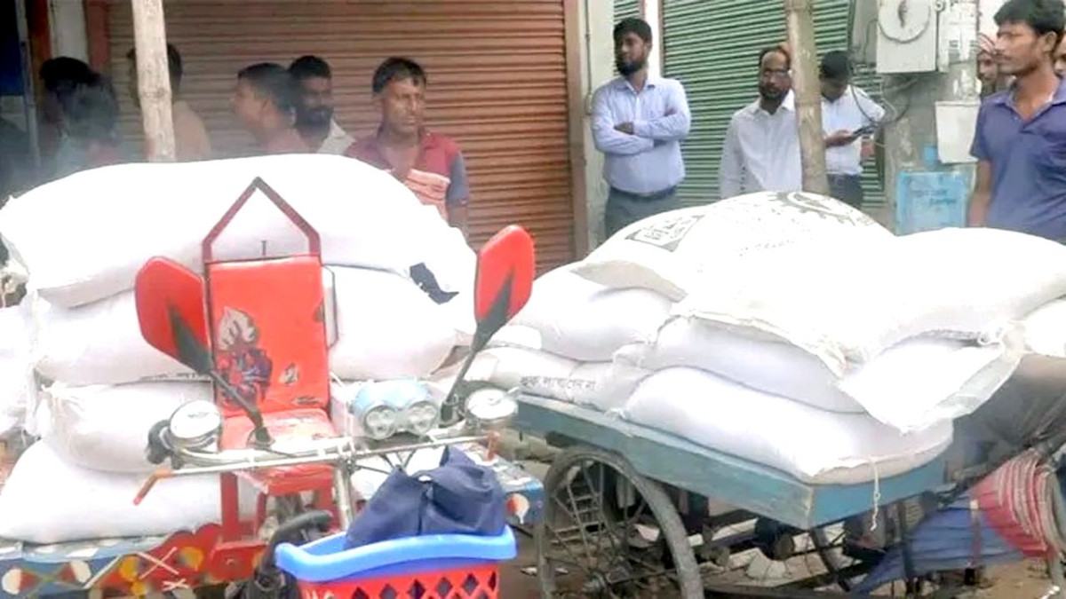কুষ্টিয়ায় ভেজাল সার বিক্রি, ব্যবসায়ীকে লাখ টাকা জরিমানা