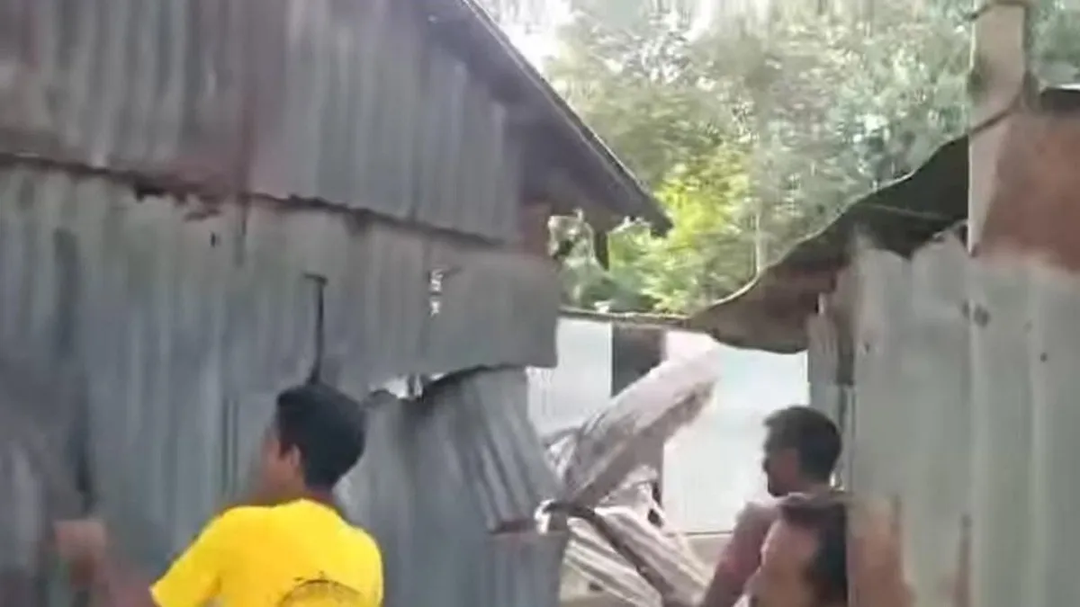 গফরগাঁওয়ে সংঘবদ্ধ ধর্ষণ : অভিযুক্ত ২ সহোদরের বাড়িসহ ৩ বাড়ি ভাংচুর