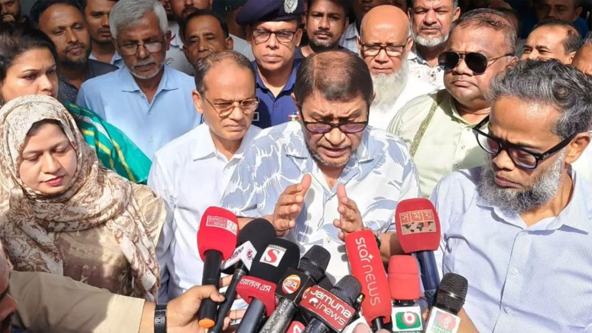 সরকারি হাসপাতালের সামনে নতুন ক্লিনিকের অনুমোদন নয় : স্বাস্থ্যমন্ত্রী