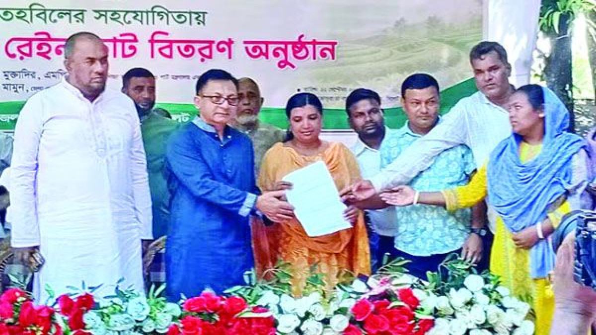 শ্রমিকদের মর্যাদাপূর্ণ মজুরি নিশ্চিতের উদ্যোগ নেয়া হচ্ছে : বাণিজ্যমন্ত্রী