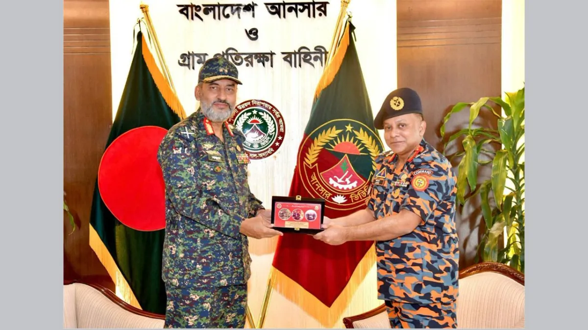 আনসার-ভিডিপি মহাপরিচালকের সাথে ফায়ার সার্ভিস ও সিভিল ডিফেন্স এর ডিজির সাক্ষাৎ