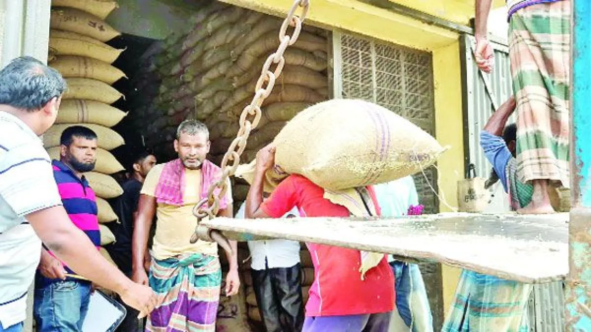 ন্যায্য মজুরির অর্ধেকও পাচ্ছেন না শ্রমিকরা