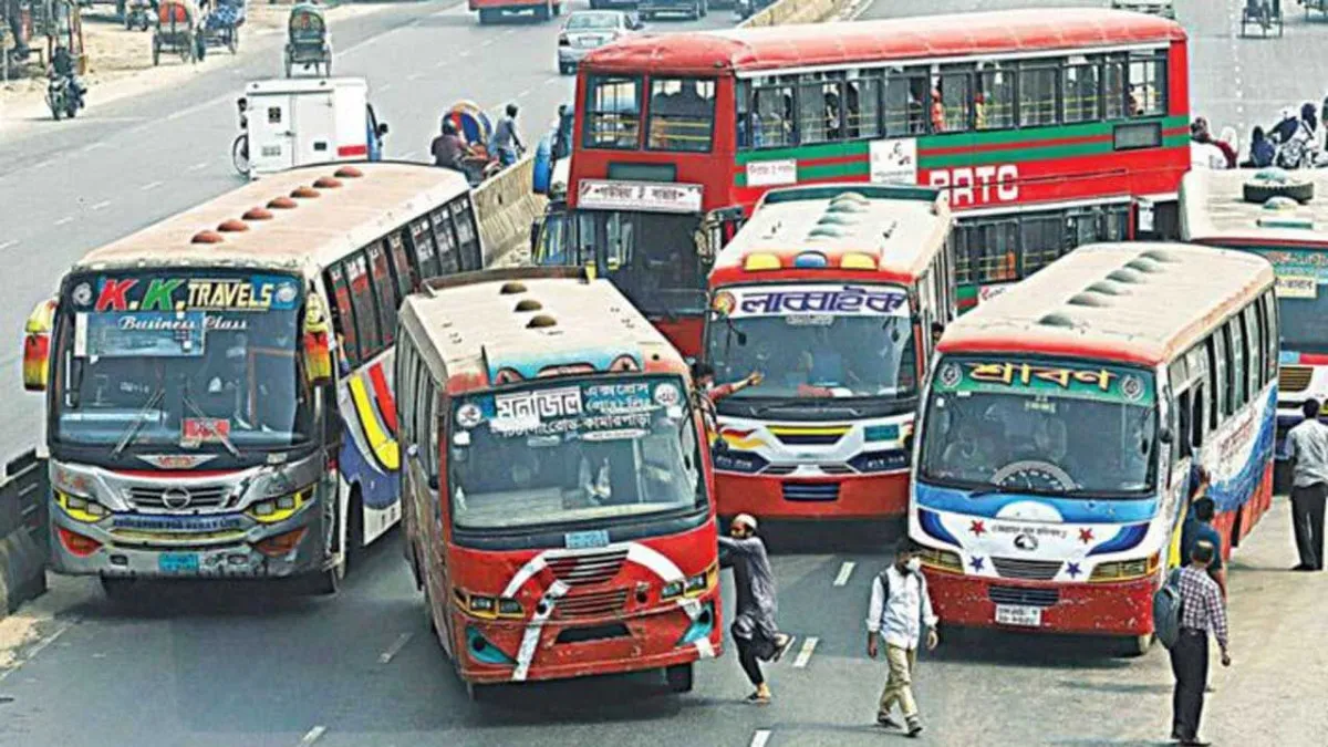 তেলের আগুনে পুড়ছে যাত্রীরা