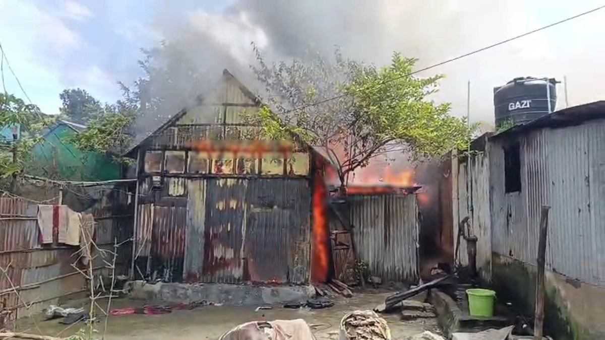 ব্রাহ্মণবাড়িয়ায় আগুনে পুড়ে ১০ বসতঘর ভস্মীভূত