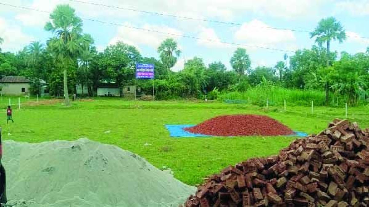 ভালুকায় সাইনবোর্ড-খুঁটি পুঁতে জমি দখলের চেষ্টা
