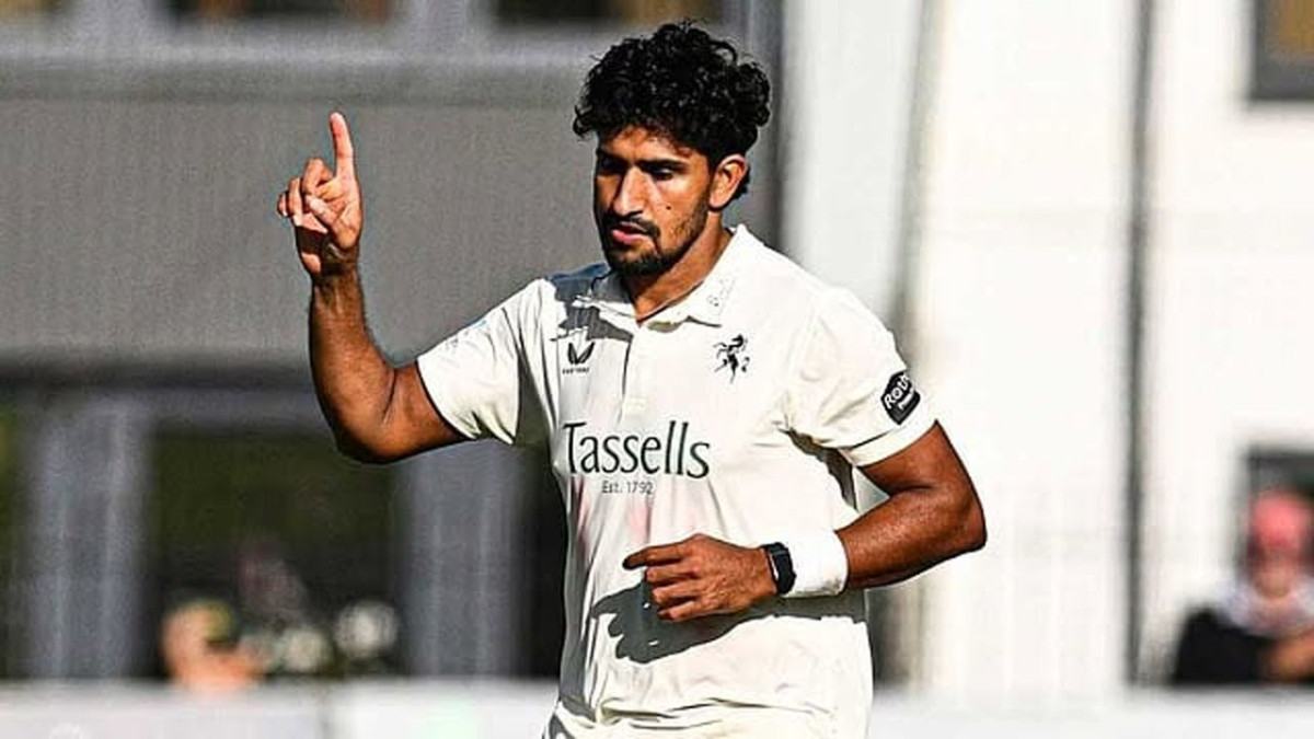 খালেদের আগুনঝরা বোলিং, শেষ ম্যাচেও দাপট