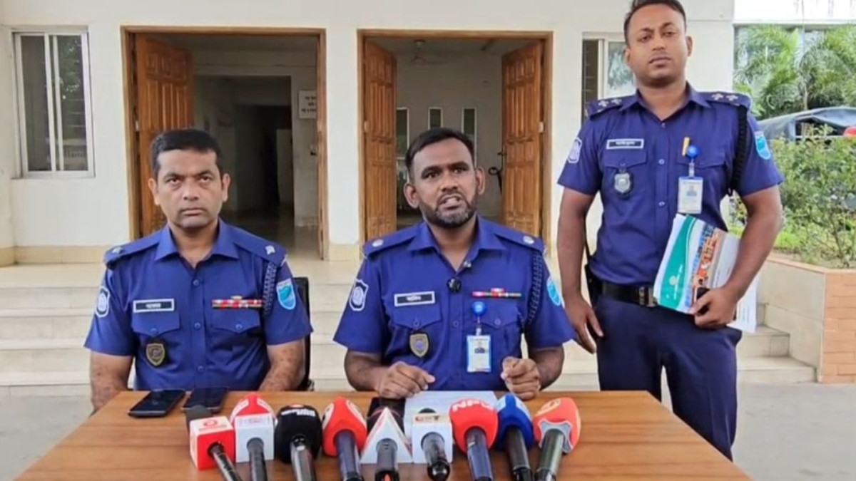 লৌহজংয়ে লুণ্ঠিত ৯৫টি অটোরিকশার ব্যাটারি উদ্ধার, গ্রেফতার ৩