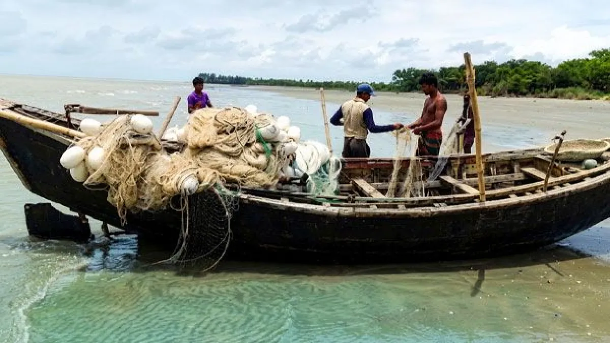 নোয়াখালীতে ভরা মৌসুমেও ইলিশের দেখা নেই