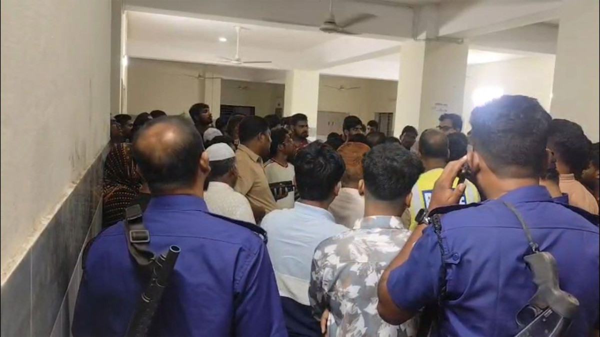 কুষ্টিয়া মেডিক্যালে রোগীর মৃত্যু ঘিরে উত্তেজনা, আটক ৩