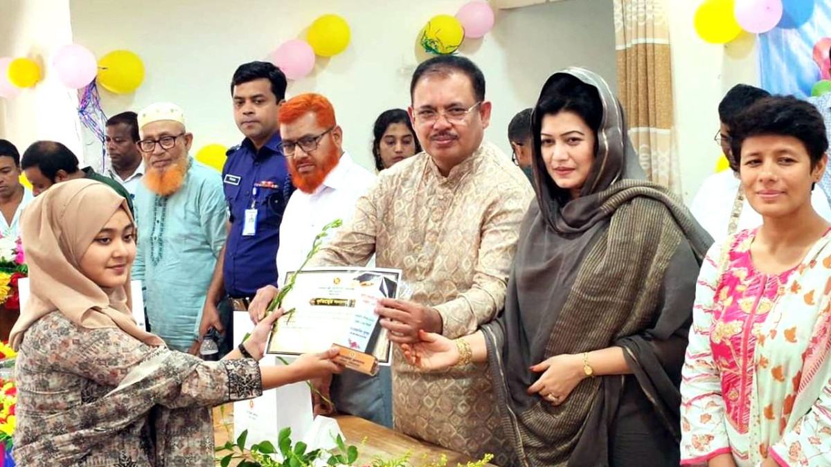 নড়িয়ায় ২৪৯ কৃতী শিক্ষার্থীকে সংবর্ধনা দিলো উপজেলা প্রশাসন