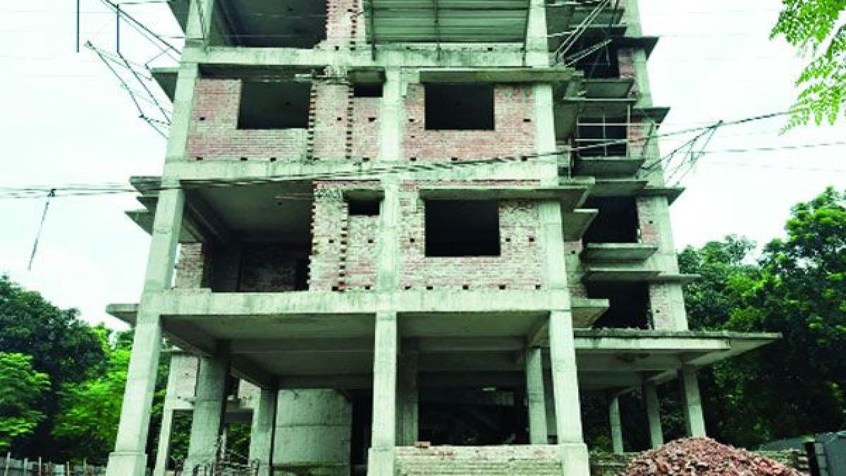 মেয়াদ বাড়িয়েও শেষ হয়নি রাবির হল নির্মাণ, আবাসন সঙ্কটে শিক্ষার্থীরা