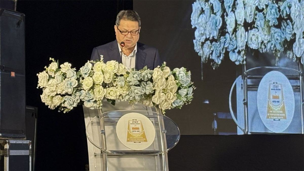 দেশের অর্থনৈতিক অগ্রযাত্রায় পোশাকশিল্পের ভূমিকা গুরুত্বপূর্ণ : গৃহায়ন মন্ত্রী