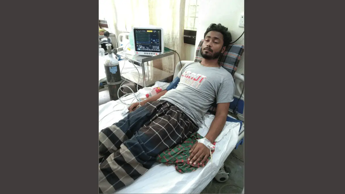 রাবির হলে ঘুমন্ত শিক্ষার্থীর পায়ে কালাচ সাপের দংশন