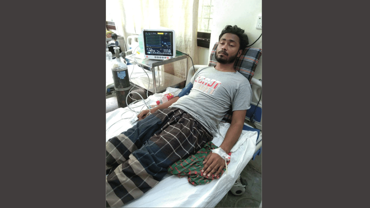 রাবির হলে ঘুমন্ত শিক্ষার্থীর পায়ে কালাচ সাপের দংশন
