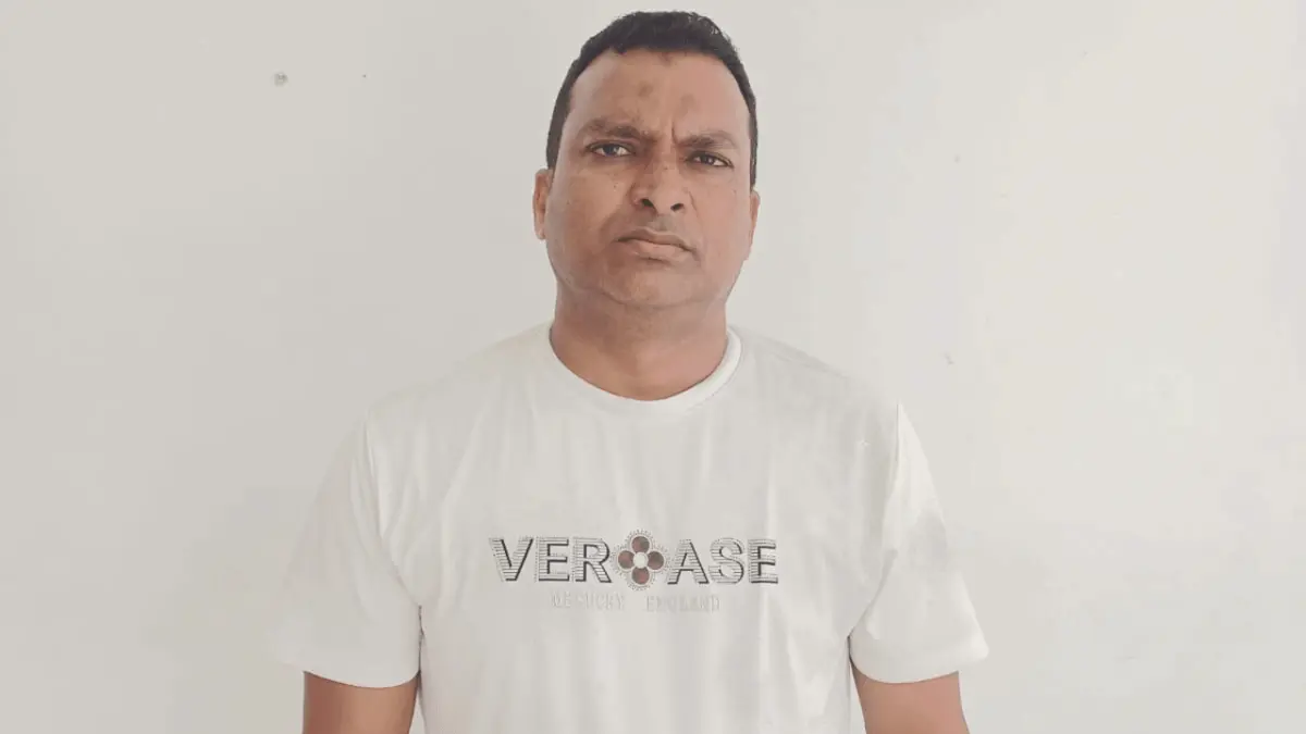 ভারতে পালানোর সময় আওয়ামী লীগ নেতা গ্রেফতার