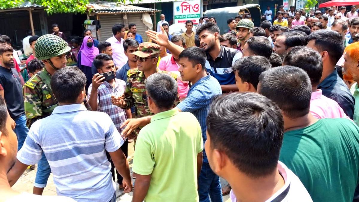 দামুড়হুদায় মহাসড়ক অবরোধ করে ইজিবাইক চালকদের বিক্ষোভ, যানজটে তীব্র ভোগান্তি