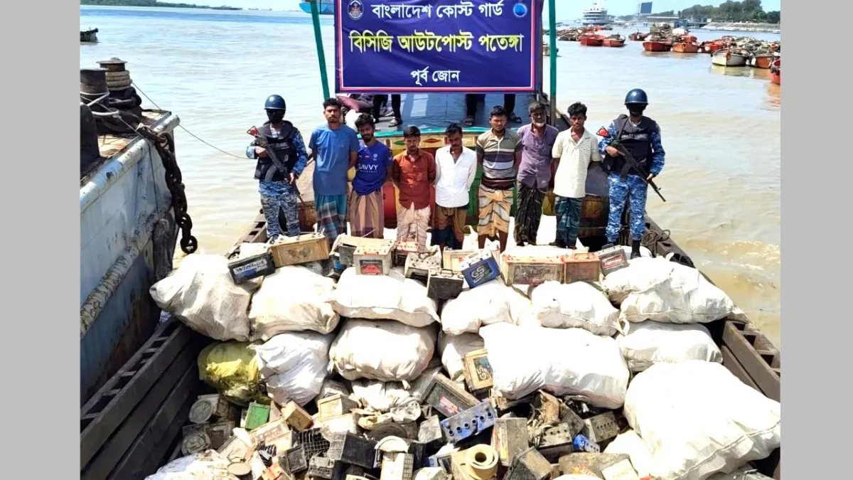 পতেঙ্গায় দুই টন লোহার স্ক্র্যাপসহ ৭ চোরাকারবারি আটক
