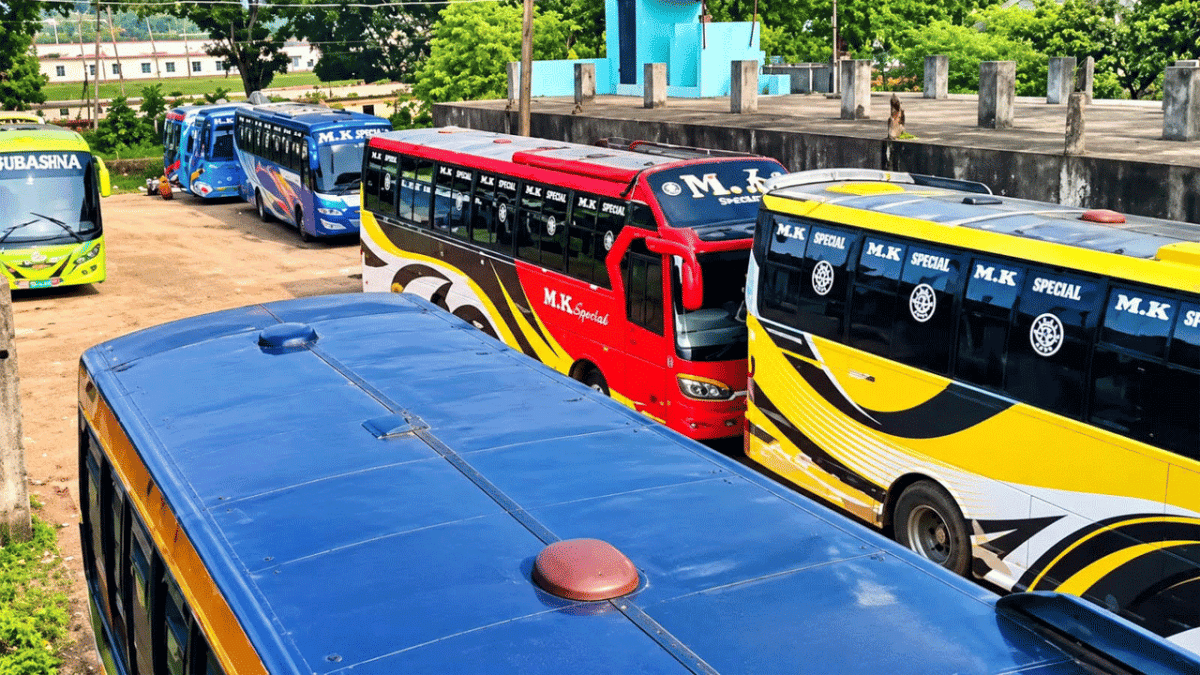 চুয়াডাঙ্গায় অভ্যন্তরীণ রুটে বাস চলাচল বন্ধ, ভোগান্তিতে যাত্রীরা