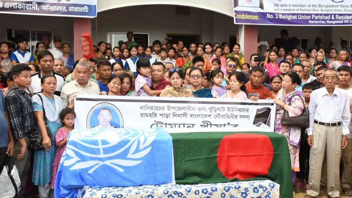 জাতিসঙ্ঘ শান্তিরক্ষা মিশনে মৃত্যুবরণকারী নৌবাহিনী সদস্যের সামরিক মর্যাদায় অন্ত্যেষ্টিক্রিয়া সম্পন্ন
