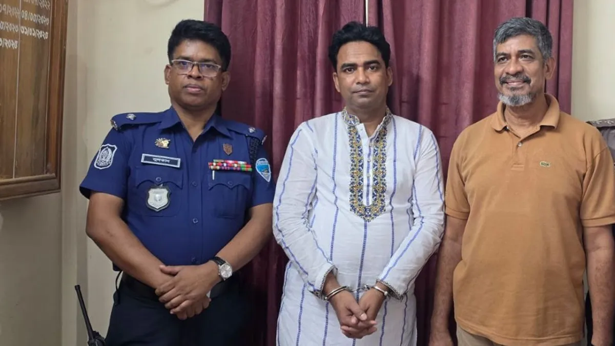 চকরিয়ার কুখ্যাত ডাকাত মহেশখালীতে গ্রেফতার