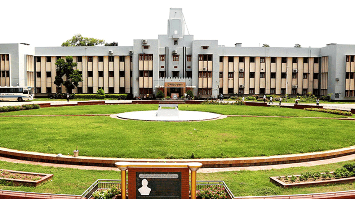 রাবিতে বাড়ছে সাপের উপদ্রব, ৯ মাসে উদ্ধার ৮৫টি