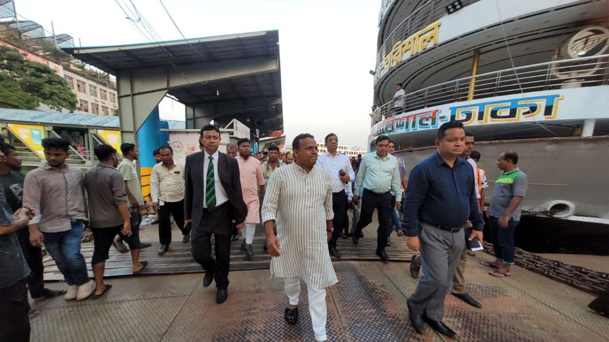 নৌপথে অতিরিক্ত ভাড়া আদায় করলে কঠোর ব্যবস্থা : নৌপরিবহন প্রতিমন্ত্রী