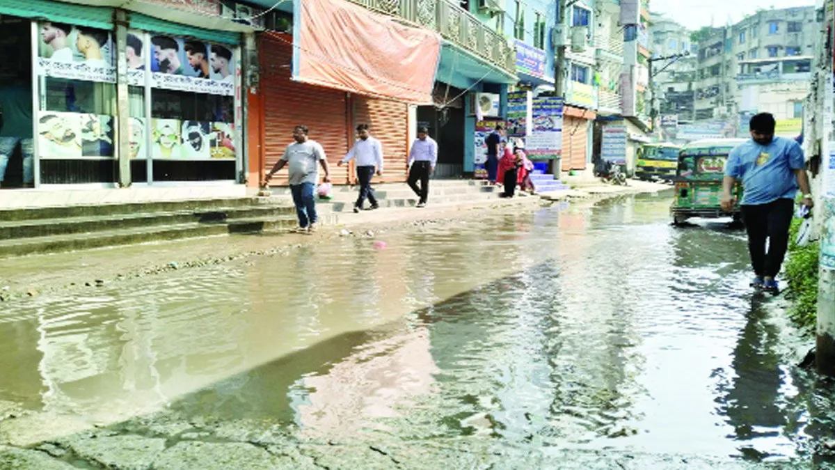 জলাবদ্ধতায় জর্জরিত দাউদকান্দির গৌরীপুর দক্ষিণ বাজার