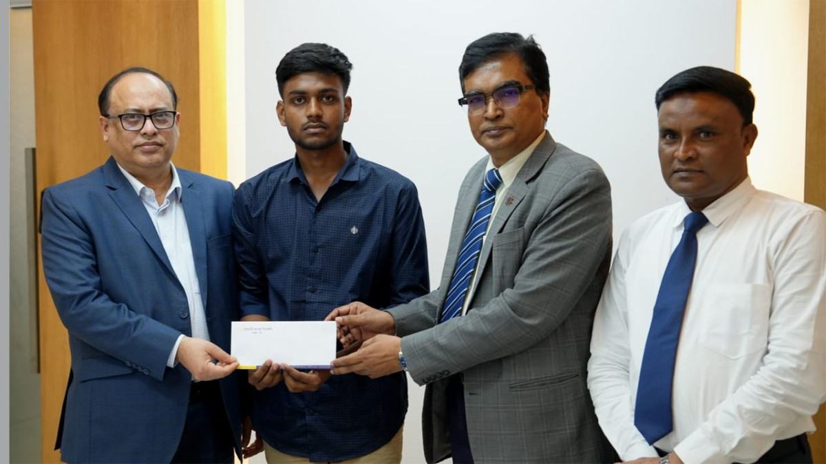ঢাবি শিক্ষার্থী আলামিনের পাশে সোনালী ব্যাংক
