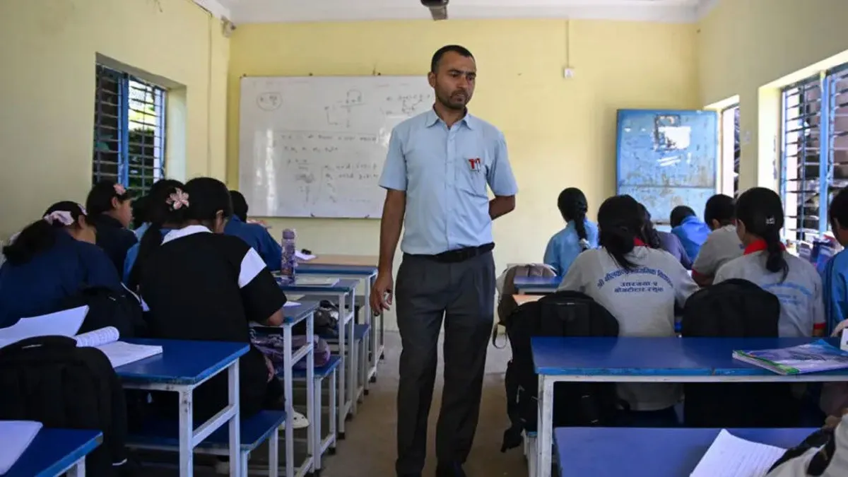 নেপালের বন্যাকবলিত এলাকায় ফিরে না আসা শিক্ষার্থীদের শোকে শিক্ষকরা