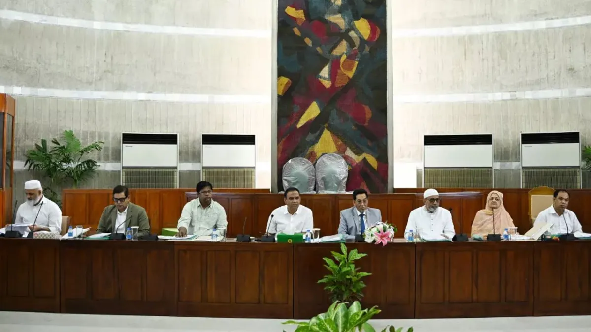 সার ডিলারদের লাইসেন্স বাতিল ব্যবস্থা পর্যালোচনার সুপারিশ সংসদীয় কমিটির