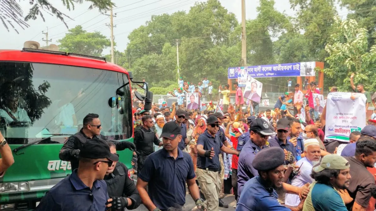 কুমিল্লা অতিক্রম করেছে প্রধানমন্ত্রীর গাড়িবহর