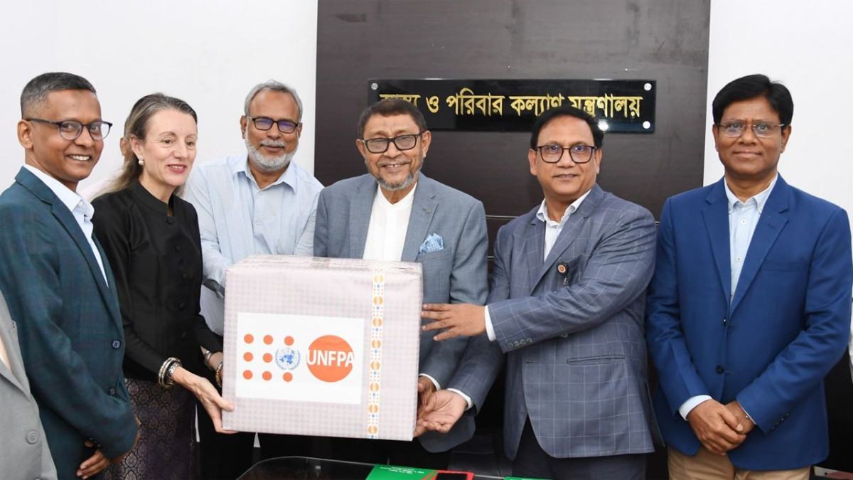 ডেঙ্গু মোকাবেলায় বাংলাদেশকে ৫ লাখ কিট দিলো যুক্তরাষ্ট্র