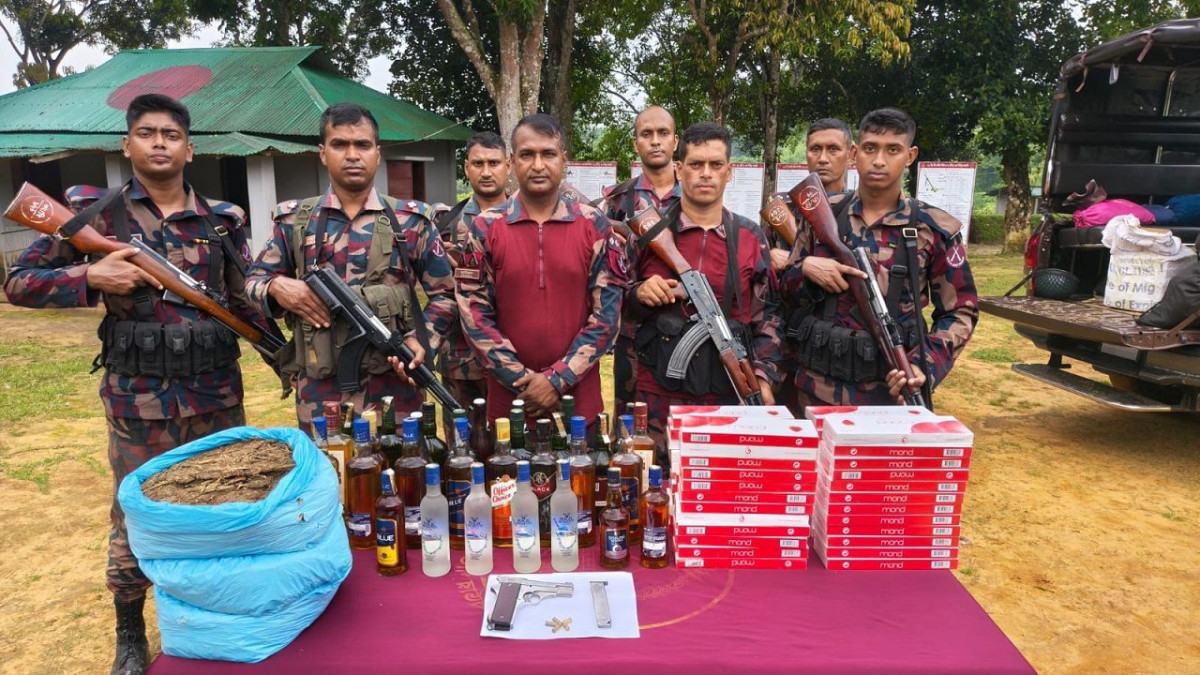 খাগড়াছড়িতে বিজিবির অভিযানে বিদেশী পিস্তল-গুলি উদ্ধার