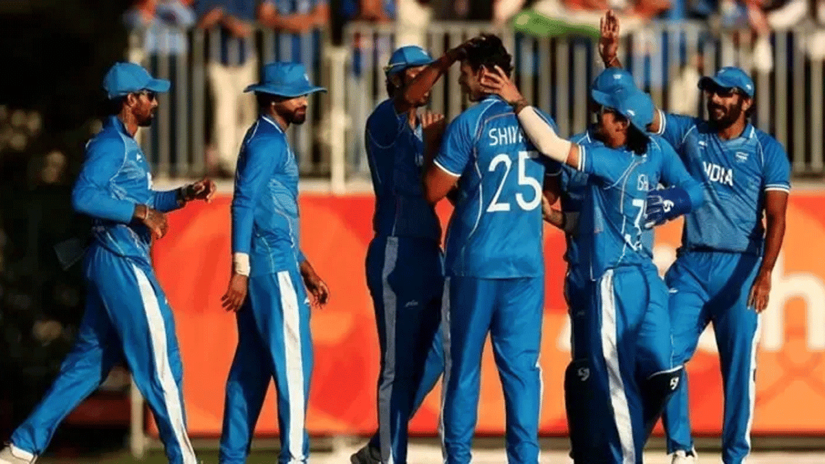 পাকিস্তানকে হারিয়ে স্বর্ণ ধরে রাখল ভারত