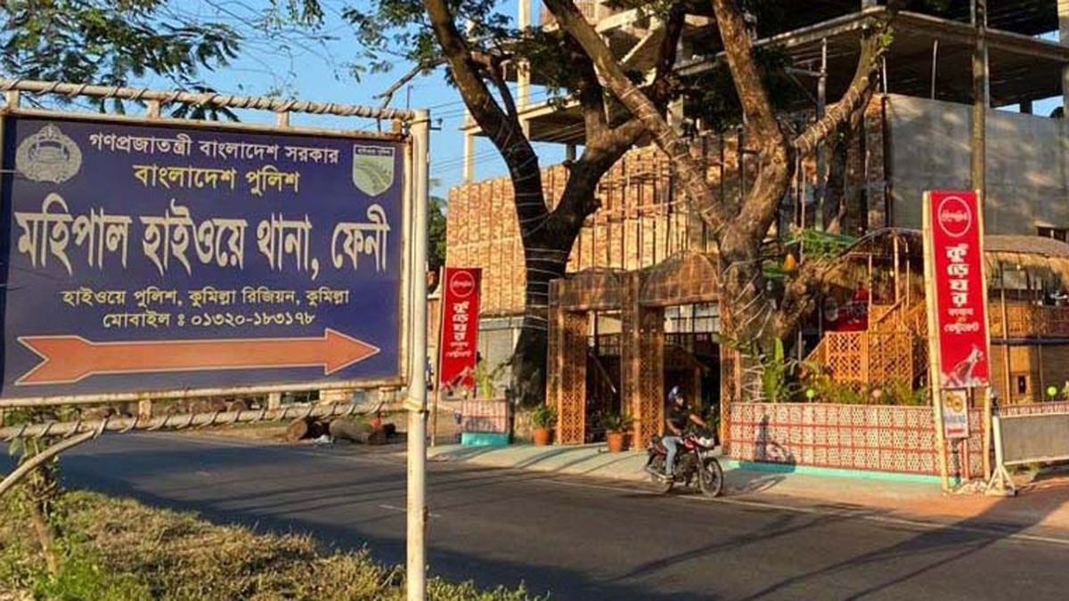 ফেনীতে যানবাহন তল্লাশিকালে ট্রাক চাপায় এসআরবি সদস্য নিহত